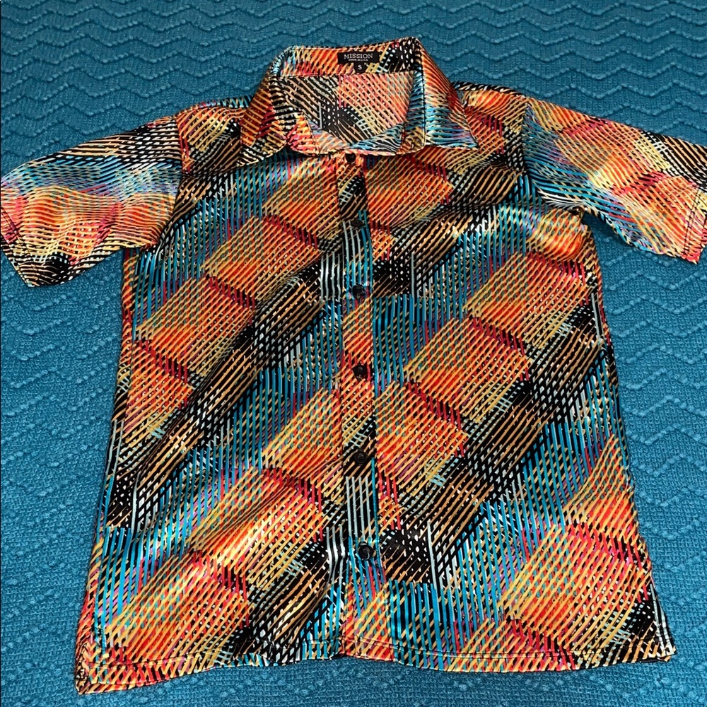 Men's Vibrant Patterned Button Down Shirt